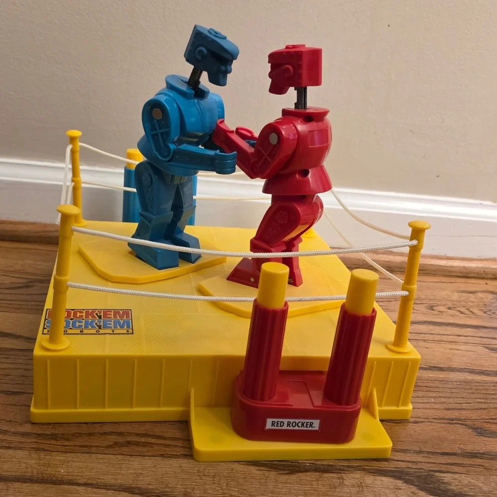 Mattel Rock Em Sock Em Robots Tabletop Boxing Game Red Rocker Blue Bomber Ring